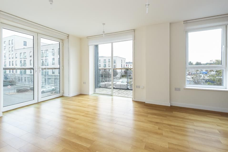 2 bed flat for sale in Ocean Drive, Gillingham ME7 Zoopla