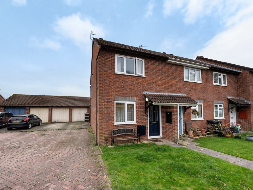 2 bed end terrace house for sale in Stockton Close, Longwell Green