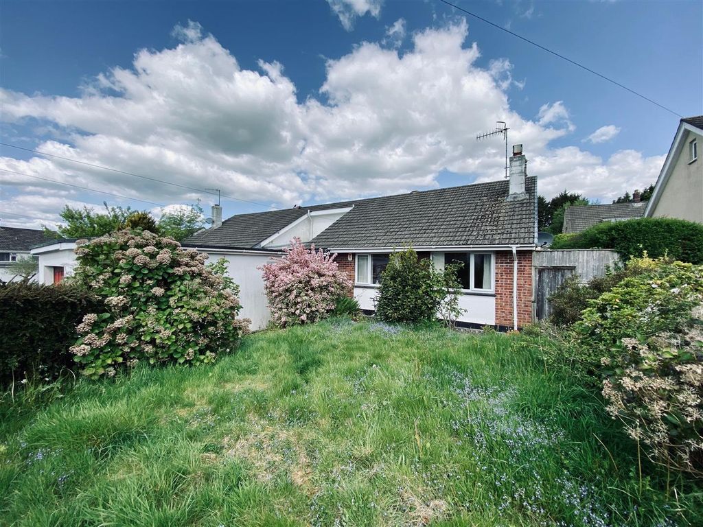 3 bed semidetached bungalow for sale in Trehill Road, Ivybridge PL21