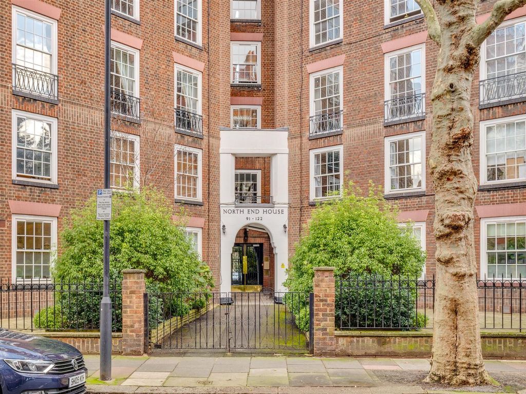 2 bed flat for sale in North End House, Fitzjames Avenue, London W14, £
