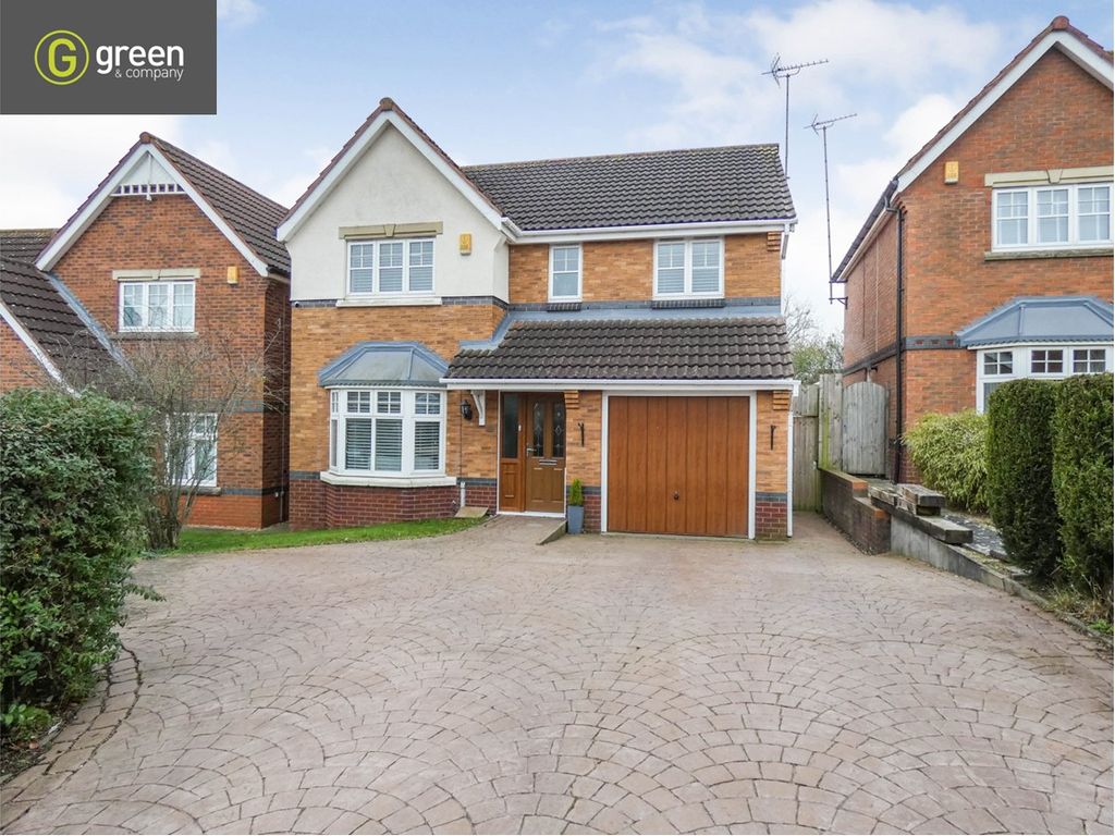 4 bed detached house for sale in Ascot Drive, Dosthill, Tamworth B77