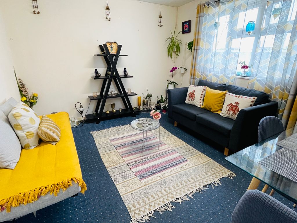 3 bed flat for sale in Ilford Lane, Ilford IG1, £315,000 Zoopla