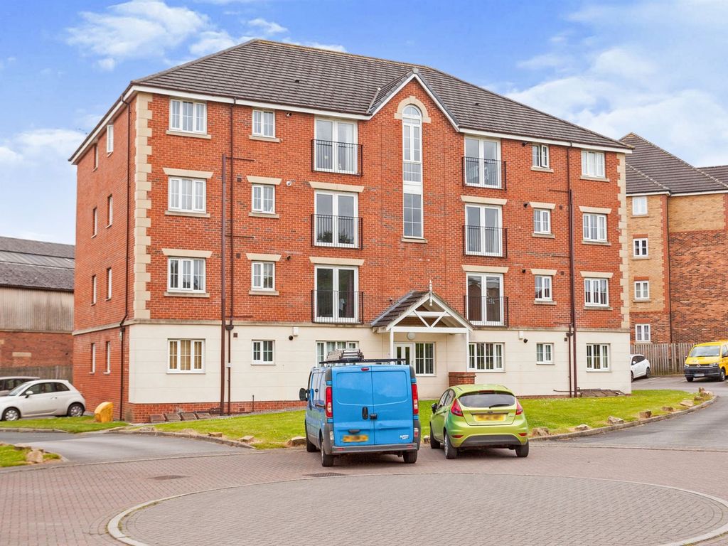 2 bed flat for sale in Moorcroft, Ossett WF5 Zoopla