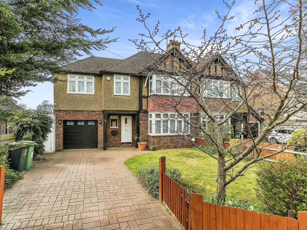 4 bed semidetached house for sale in Allington Way, Allington