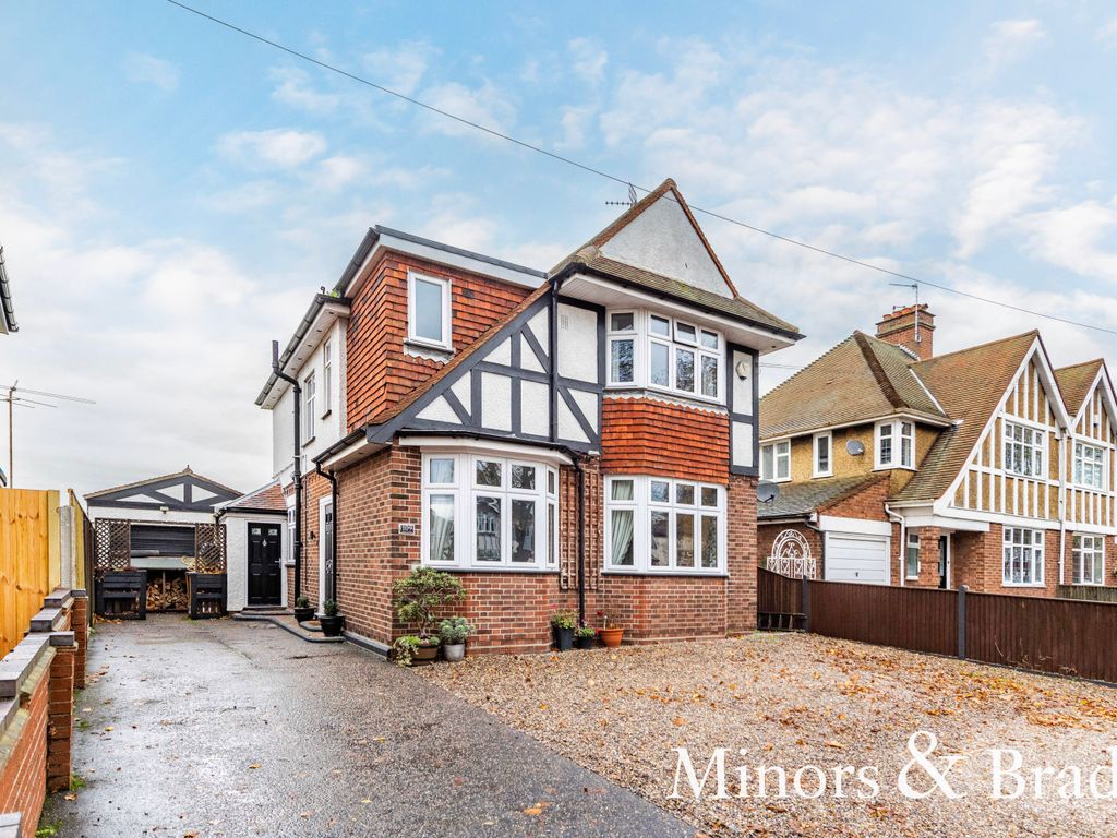 3 bed detached house for sale in Lawn Avenue, Great Yarmouth NR30 Zoopla