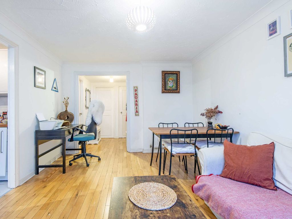 1 bed flat to rent in Victoria Park Road, London E9, £1,998 pcm Zoopla