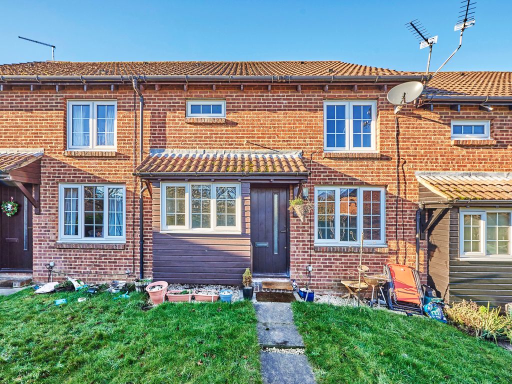 1 bed terraced house for sale in Richmond Walk, St. Albans