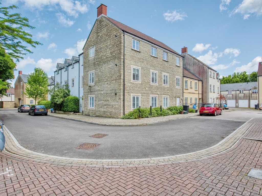 2 bed flat for sale in Summerleaze Park, Shepton Mallet BA4 Zoopla