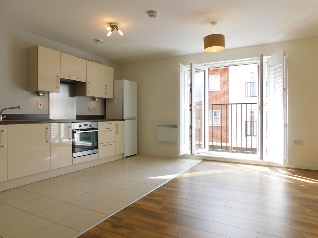1 bed flat to rent in Schoolgate Drive, Morden SM4 Zoopla