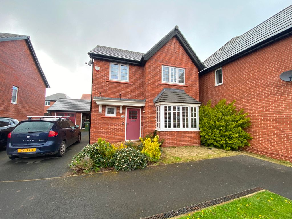 4 bed detached house for sale in Higher Croft Drive, Crewe CW1, £