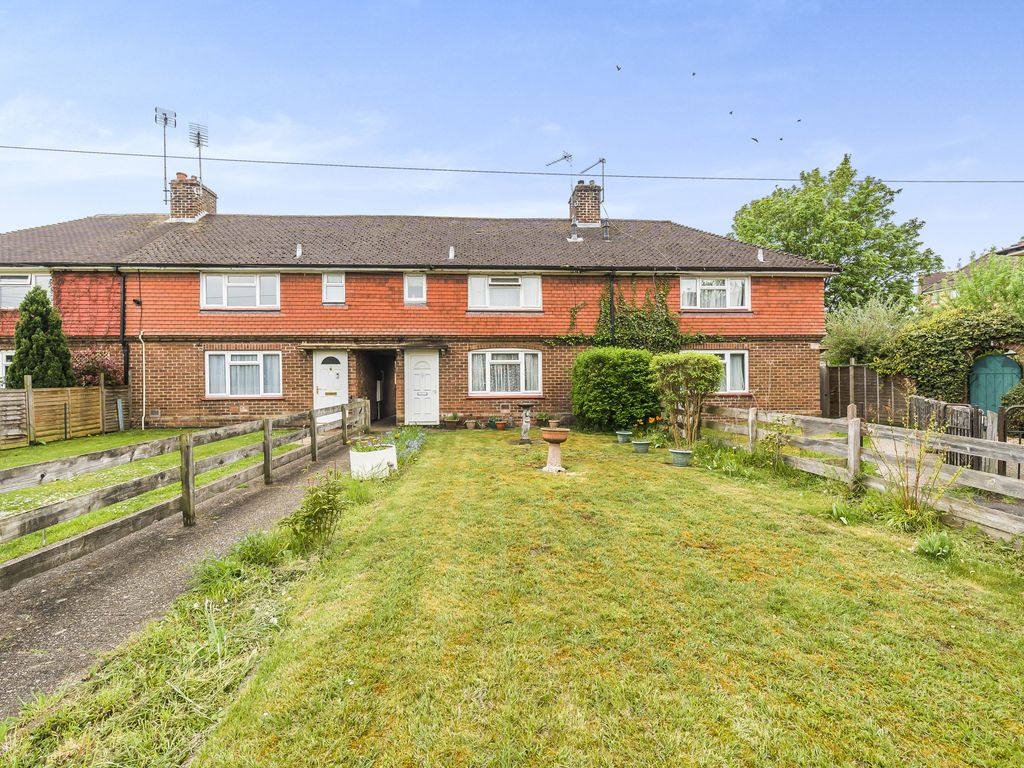 3 bed terraced house for sale in Skyllings, Newbury, Berkshire RG14