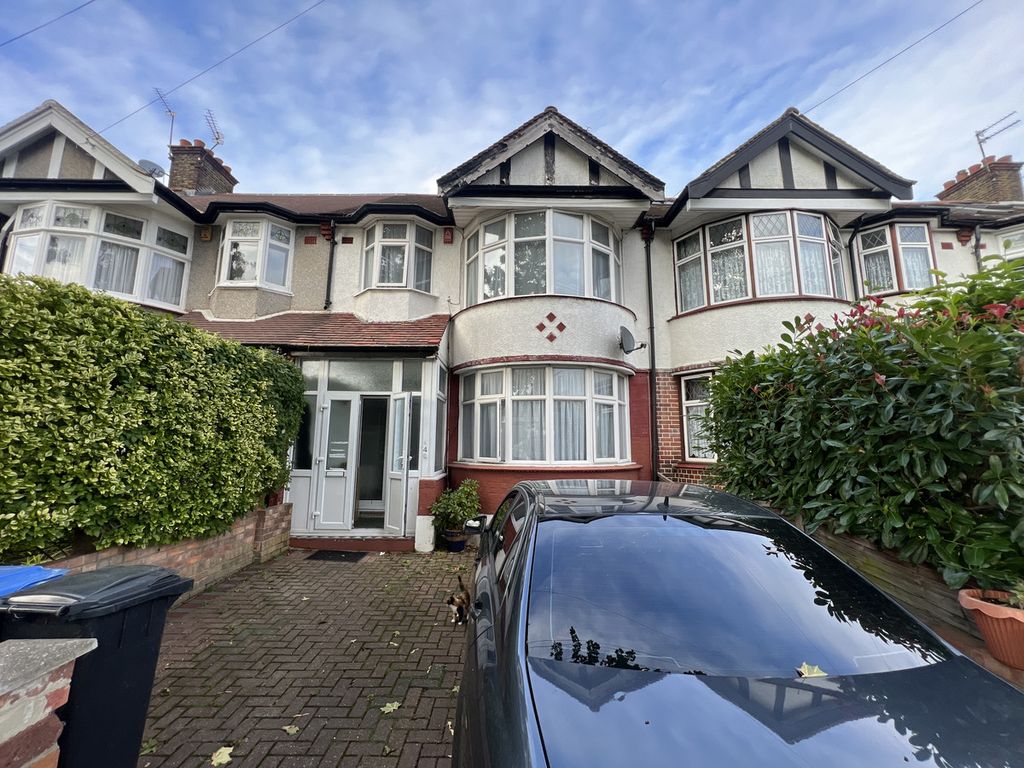 4 bed terraced house for sale in Lynton Gardens, London EN1, £550,000