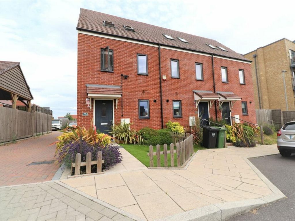 3 bed end terrace house to rent in Motte Lane, DA10, £1,800