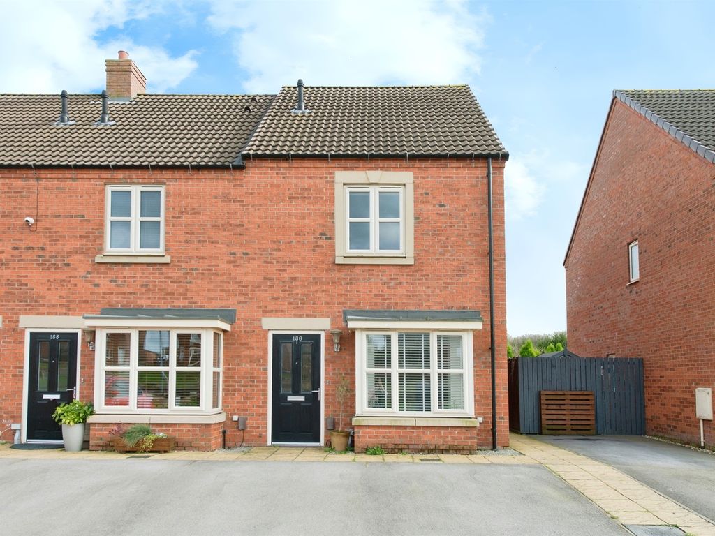 2 Bed End Terrace House For Sale In Wheldon Road Castleford Wf10 £