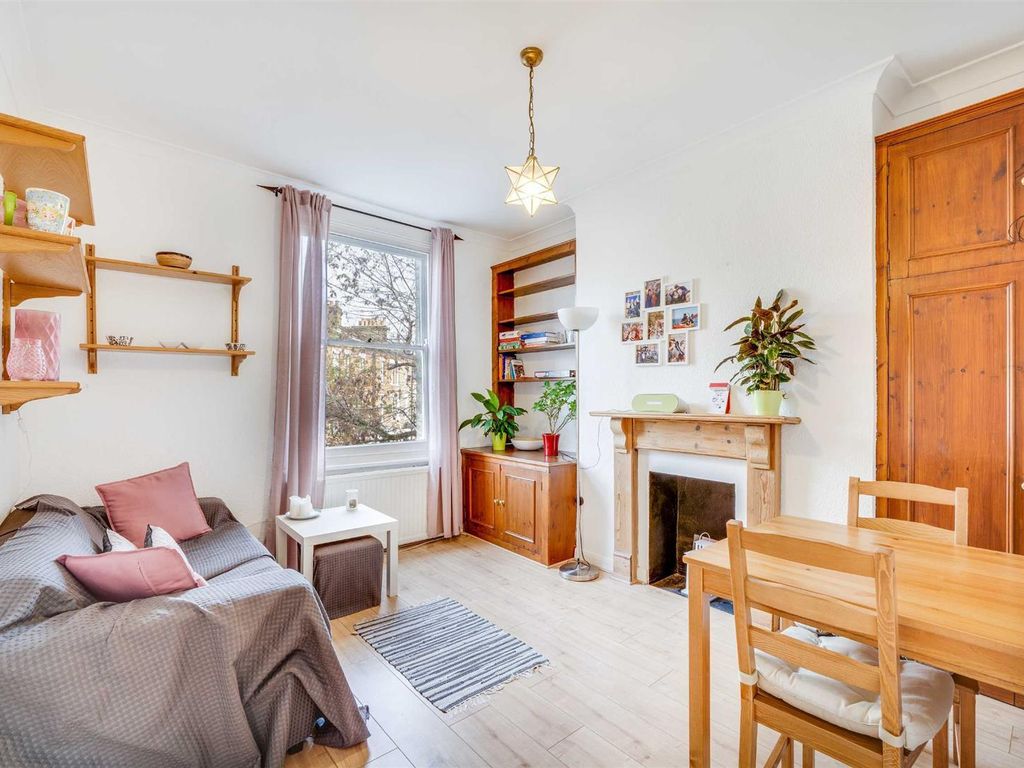 2 bed flat to rent in Crayford Road, Tufnell Park, London N7, £2,000 pcm Zoopla