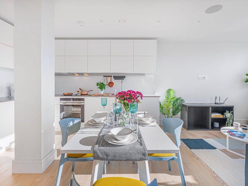 3 bed flat to rent in Olympic Way, Wembley HA9 Zoopla