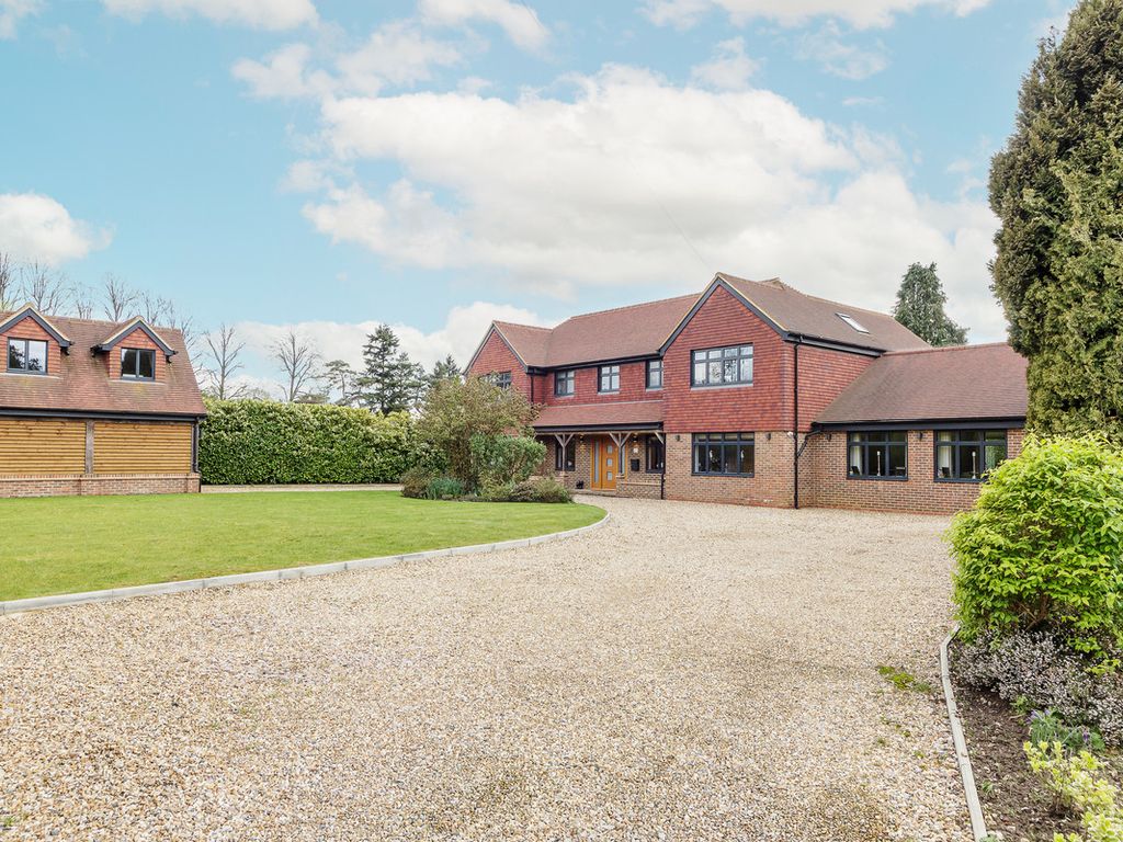 5 bed detached house for sale in The Ridings, Tadworth KT20 Zoopla