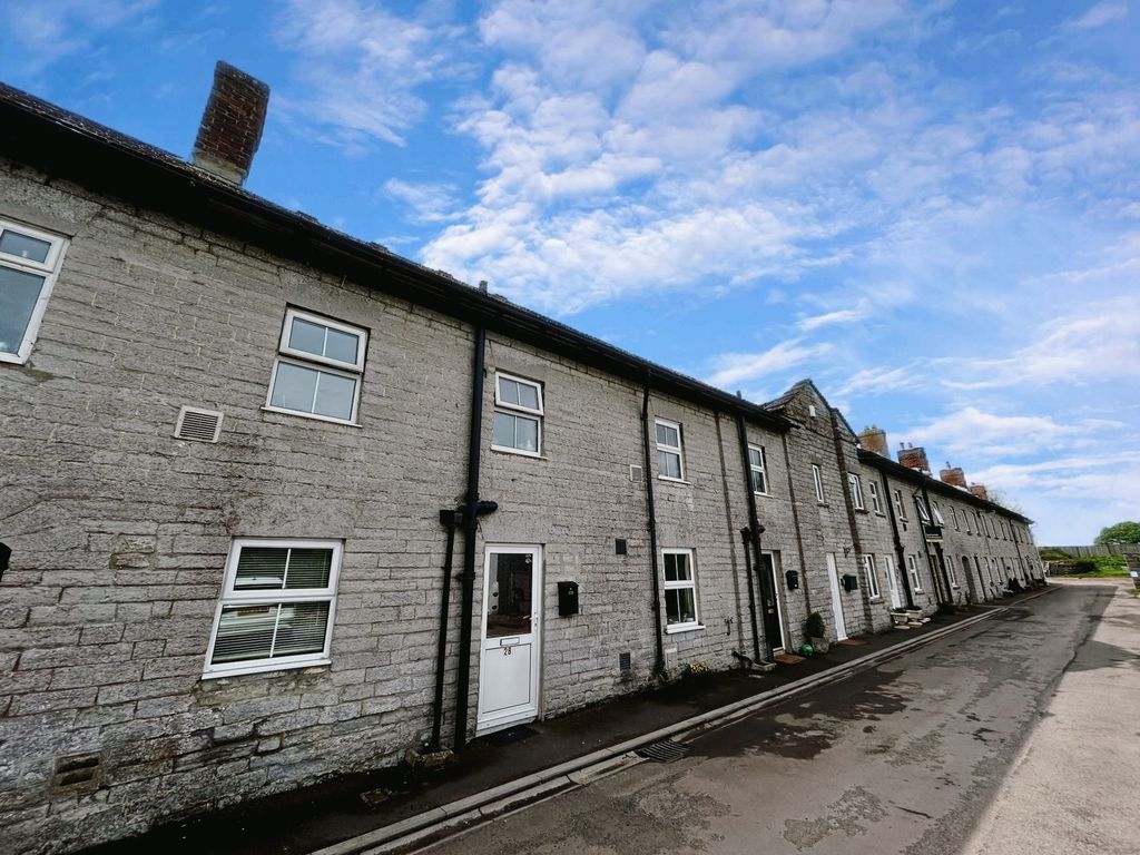 3 bed terraced house for sale in The Mead, Ilchester BA22, £240,000