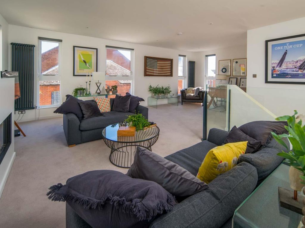 3 bed detached house for sale in The Grove, Cowes PO31 Zoopla