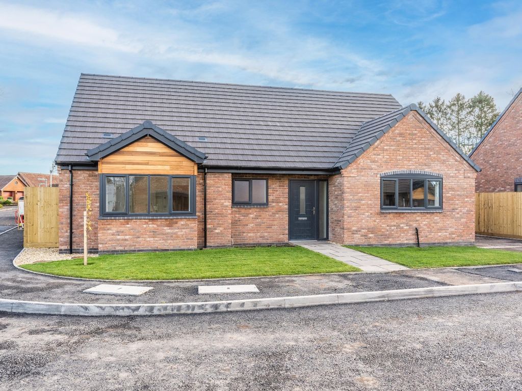 New home, 3 bed detached bungalow for sale in Aldermead Close, Admaston