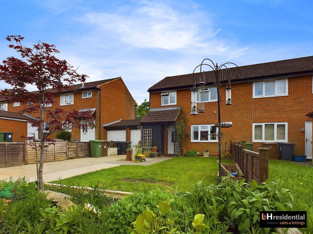 3 bed end terrace house for sale in Greenside, Borehamwood WD6, £