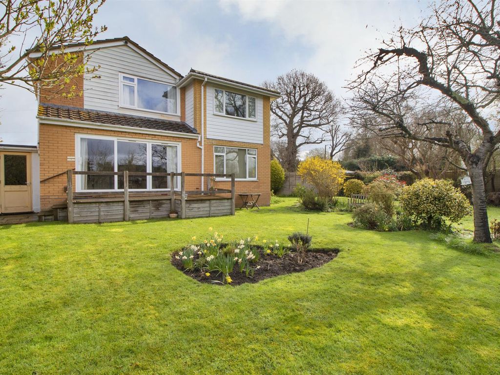 3 bed detached house for sale in Hawden Close, Hildenborough, Tonbridge