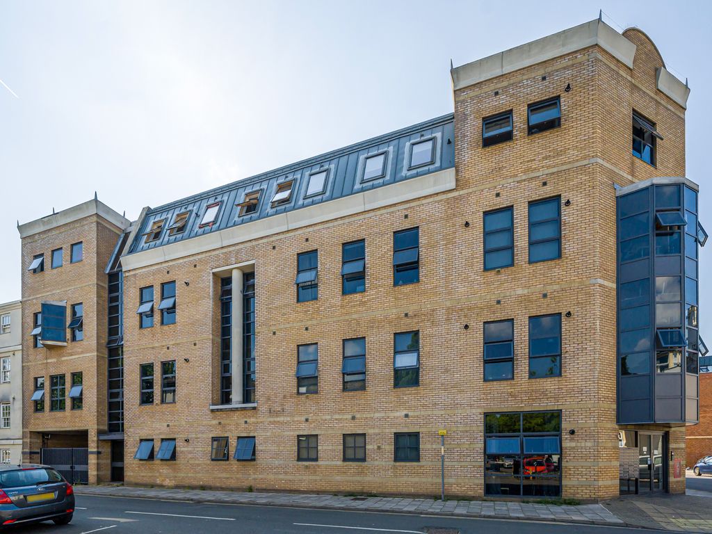 2 bed flat for sale in Park Road, Gloucester GL1 Zoopla