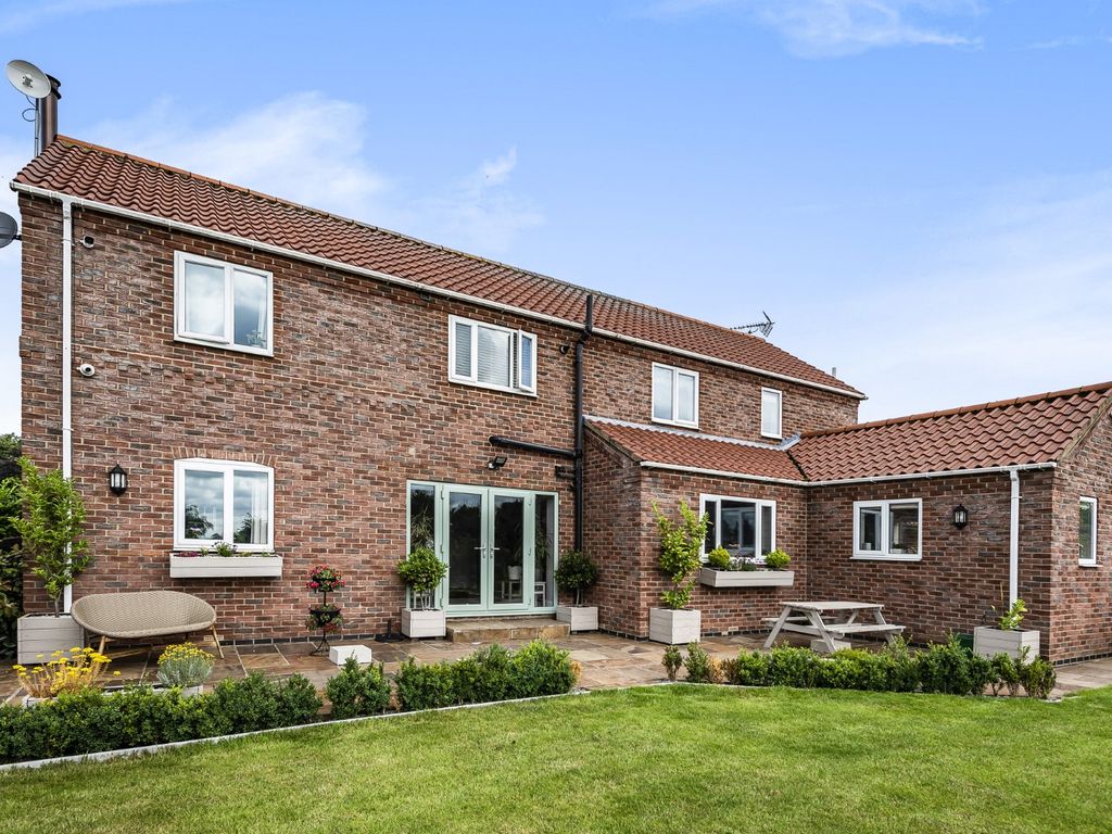 4 bed detached house for sale in Crowle Road, Eastoft, Scunthorpe DN17 Zoopla