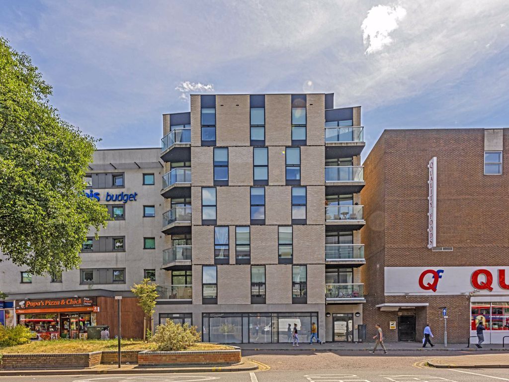 3 bed flat for sale in Staines Road, Hounslow TW3 Zoopla