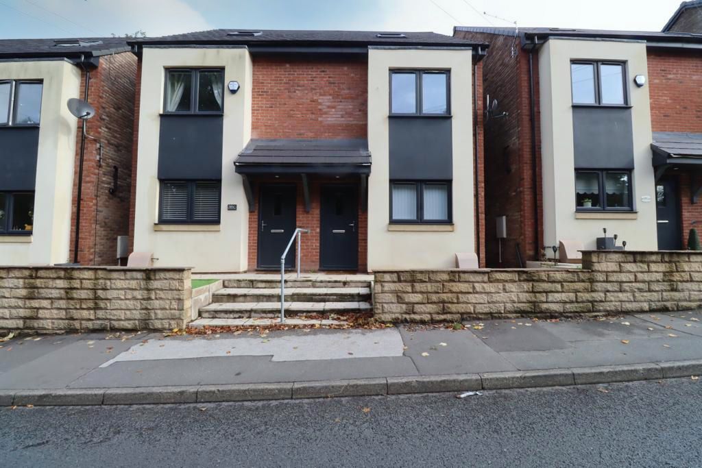3 bed semidetached house for sale in Mottram Road, Matley, Stalybridge