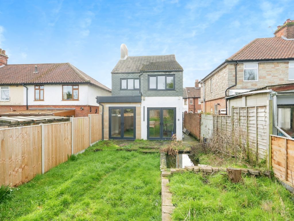 3 bed detached house for sale in Tillett Road, Norwich, Norfolk NR3, £