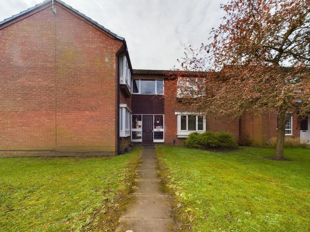 Studio to rent in Tom Price Close, Cheltenham GL52, £600 pcm Zoopla