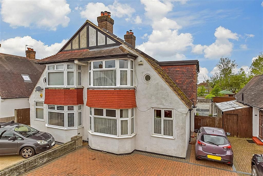 3 bed semidetached house for sale in Stoneleigh Park Avenue, Croydon