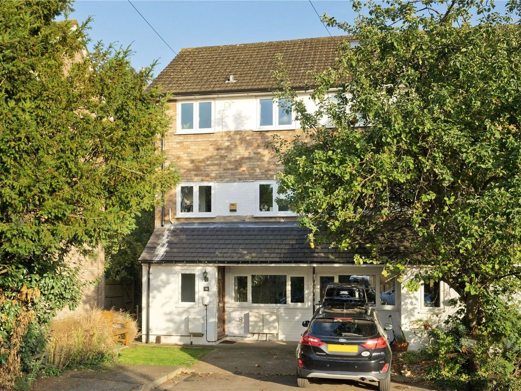 3 bed end terrace house for sale in Challoners Close, East Molesey