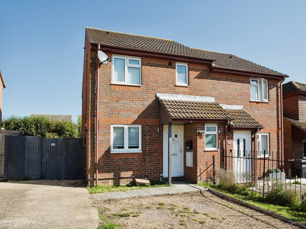 3 bed semidetached house for sale in Mallards Road, Bursledon