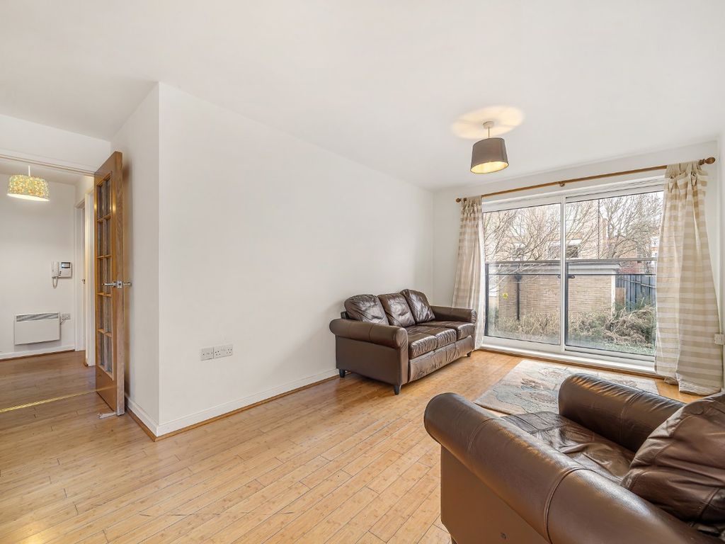 2 bed flat to rent in Highwood Close, East Dulwich, London SE22 Zoopla