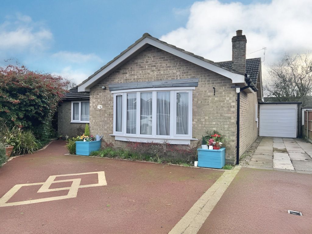 3 bed detached bungalow for sale in Cherry Tree Close, Mattishall