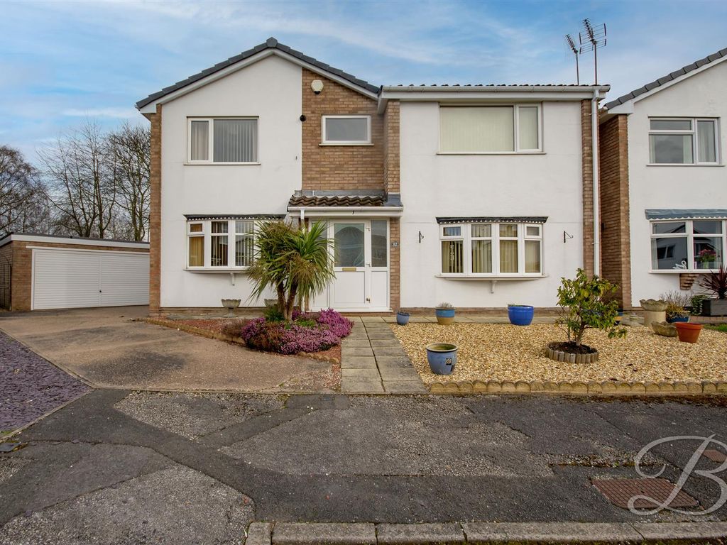 4 bed detached house for sale in The Paddocks, Mansfield Woodhouse