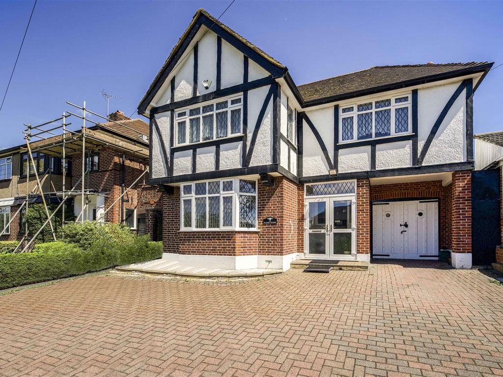 5 bed detached house for sale in Craneswater Park, Southall UB2, £