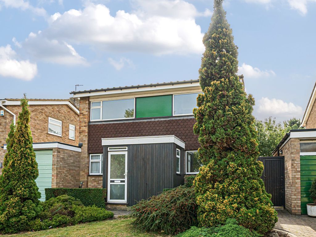 4 bed detached house for sale in Pickhurst Park, Bromley BR2, £750,000