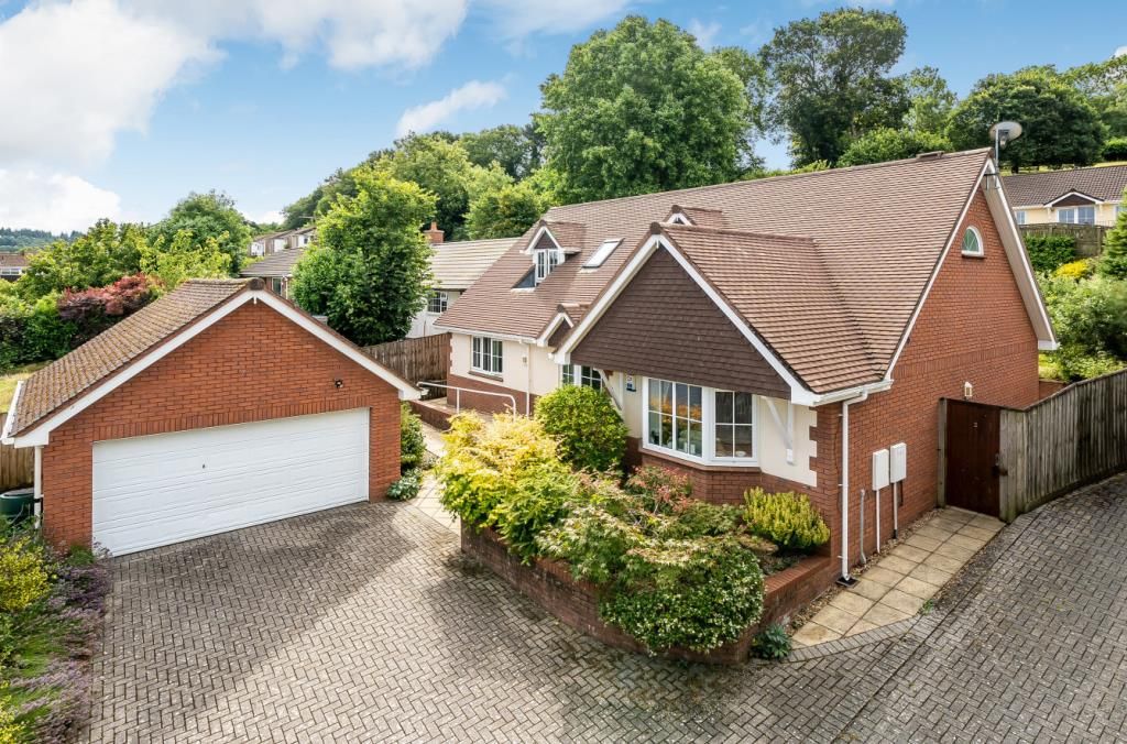 4 bed detached bungalow for sale in High Street, Newton Poppleford