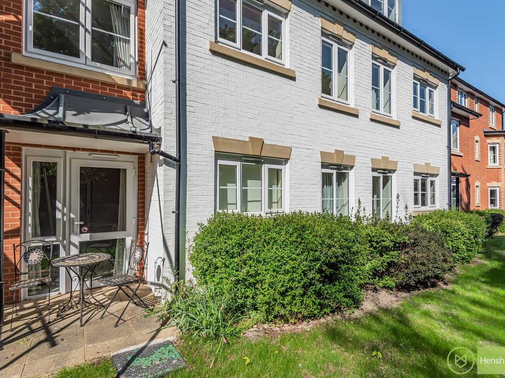 1 bed flat for sale in Bridge Road, Romsey Town Centre, Hampshire SO51