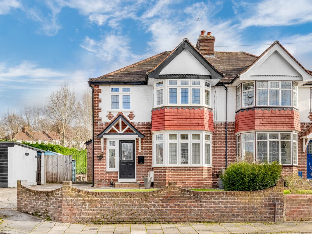 3 bed semidetached house for sale in Leamington Close, Bromley BR1, £
