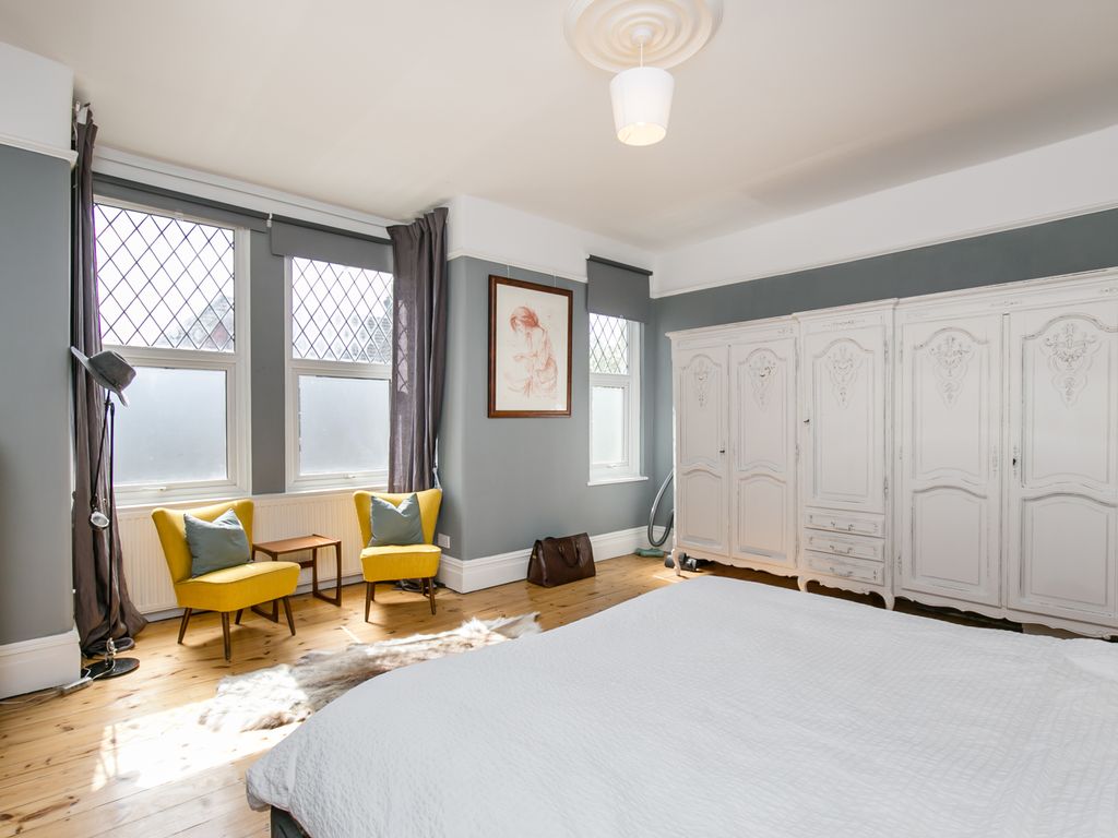 Minet Gardens, London NW10  