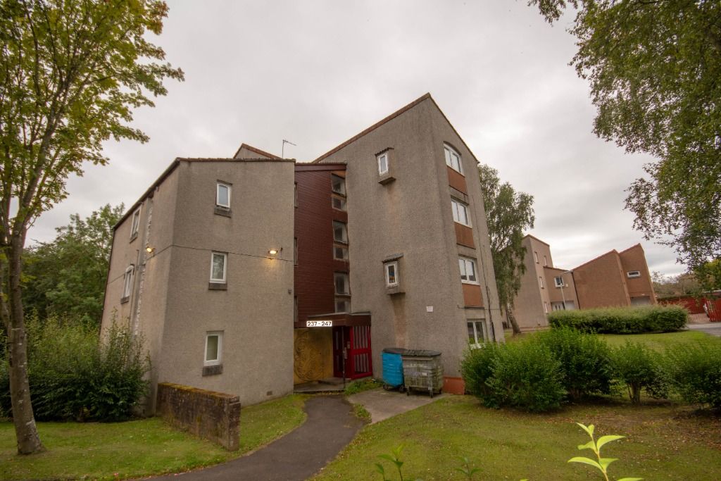 1 bed flat to rent in Claymore Drive, Glenrothes KY7, £450 pcm Zoopla