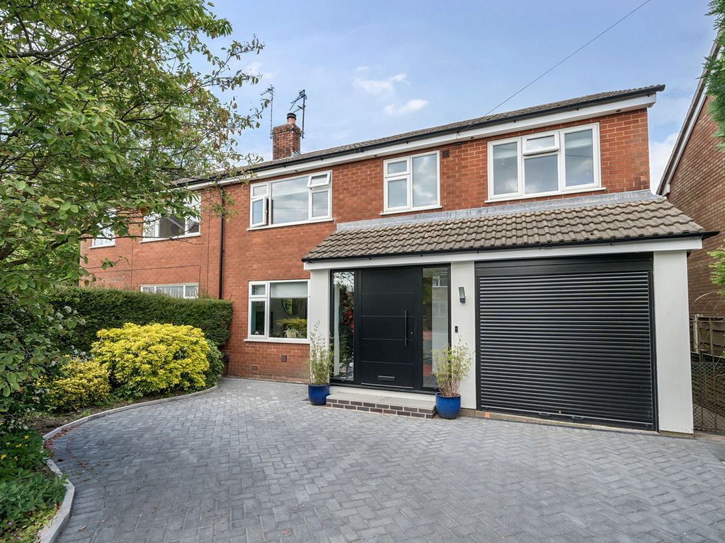 4 bed semidetached house for sale in Stamford Close, Macclesfield SK11