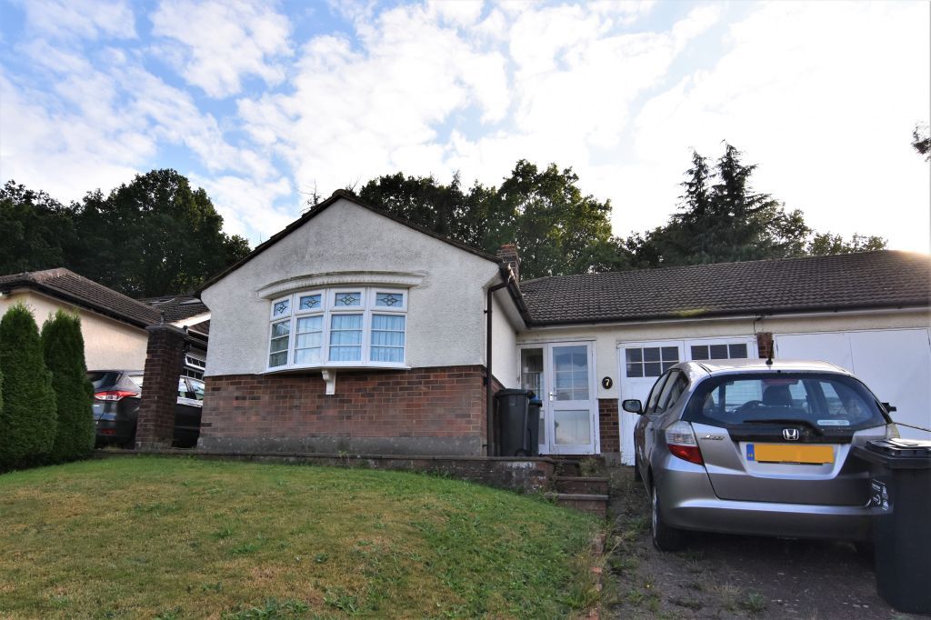 2 bed semidetached bungalow for sale in Rydons Wood Close, Coulsdon