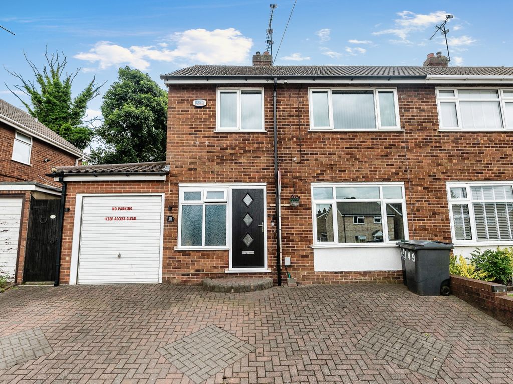 4 bed semidetached house for sale in High Street, Luton LU4, £400,000