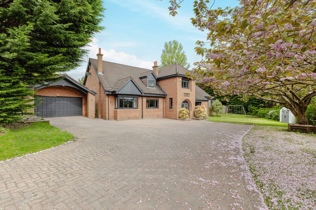5 bed detached house for sale in Newington House, Torwood FK5, £795,000