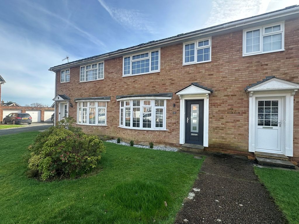 3 bed terraced house for sale in Chartres Close, BexhillOnSea TN40, £